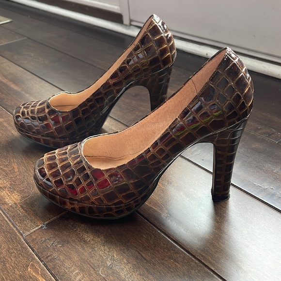 Noel Collection Brown Crocodile Size 7 Heels - Picture 3 of 7